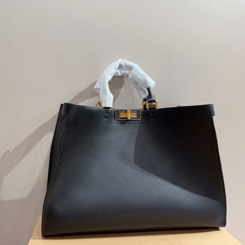 Large Leather handbag with interlayer